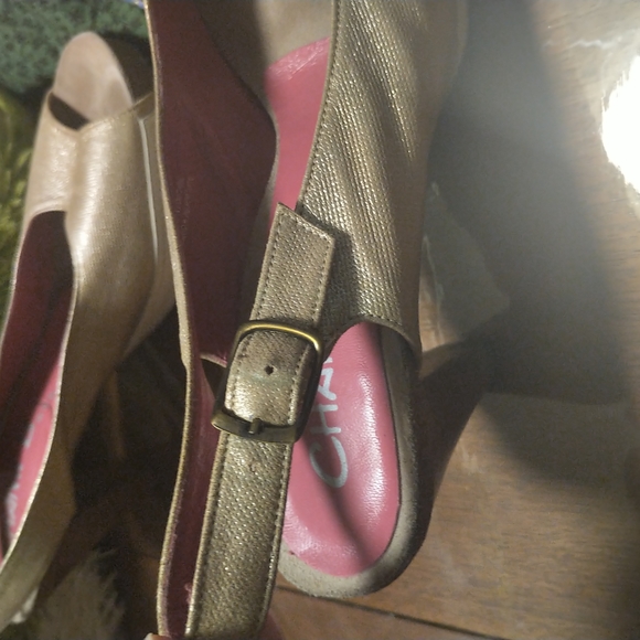 Gold slingback heels us 11 - Picture 3 of 4